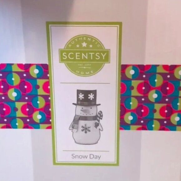 Scentsy Snow Day Warmer - Picture 2 of 2